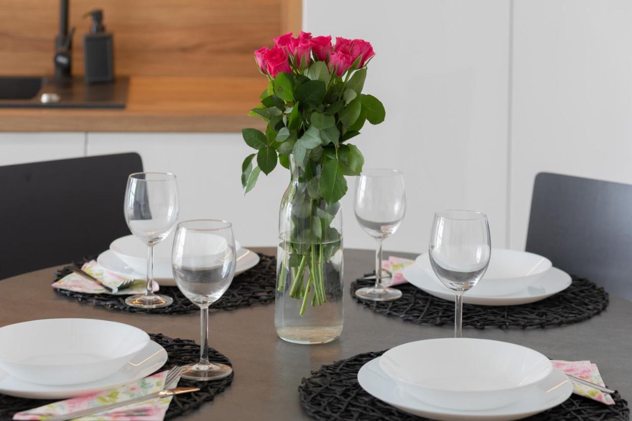 Posesja Kapitanska Przy Plazy Apartments Grzybowo By Noclegi Renters Bagian luar foto